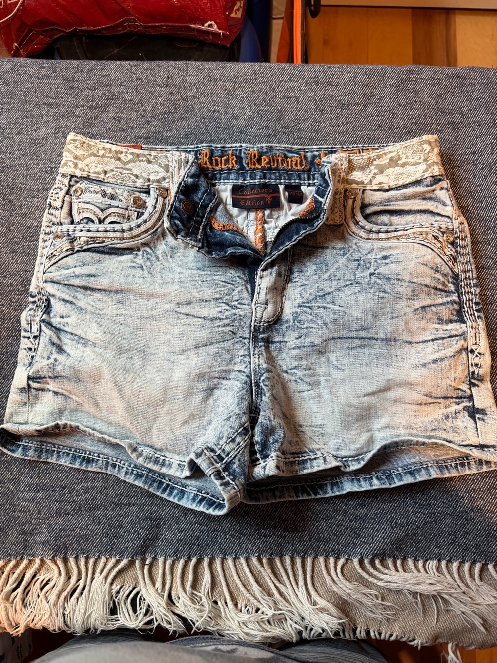 Rock Revival Women’s Denim Shorts Size 27 Embellished Distressed Jean Shorts